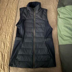 EUC Lululemon Down for it all vest